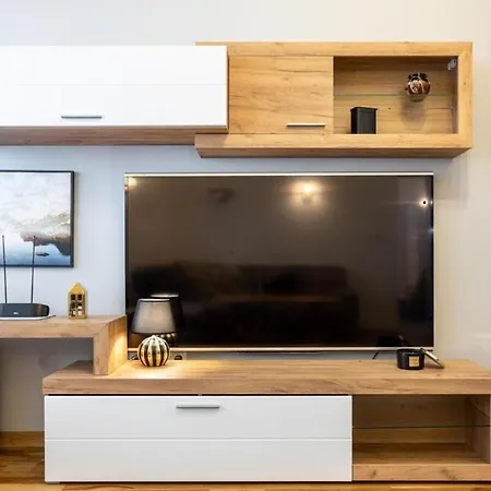 Apartment Chic - Center - Cozy And Comfortable - Wspolna