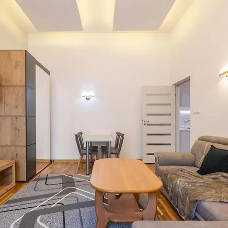 Apartment Chic - Center - Cozy And Comfortable - Wspolna *